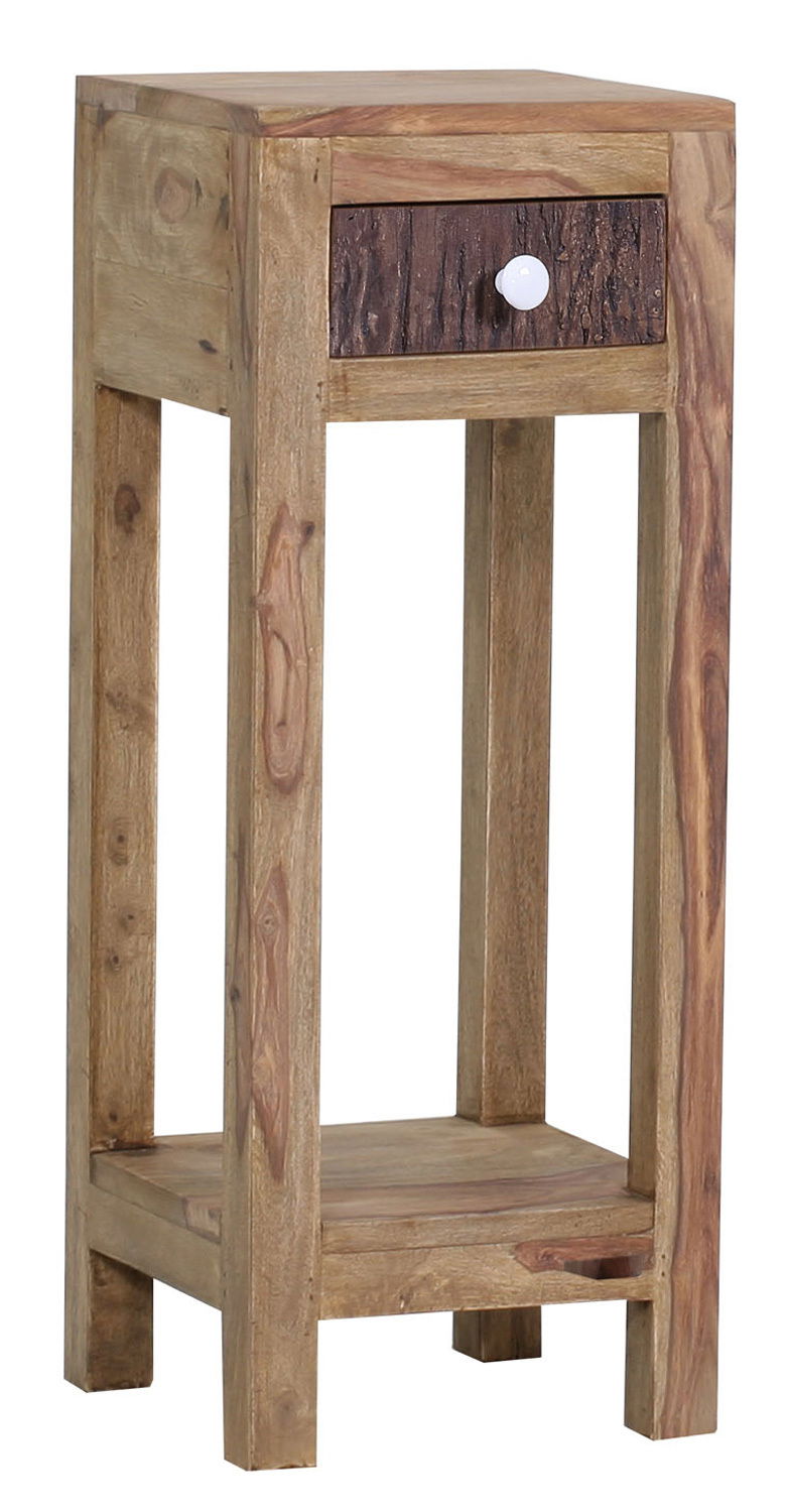 Beistelltisch aus Holz mit Schublade und unterem Ablagefach, seitliche Perspektive