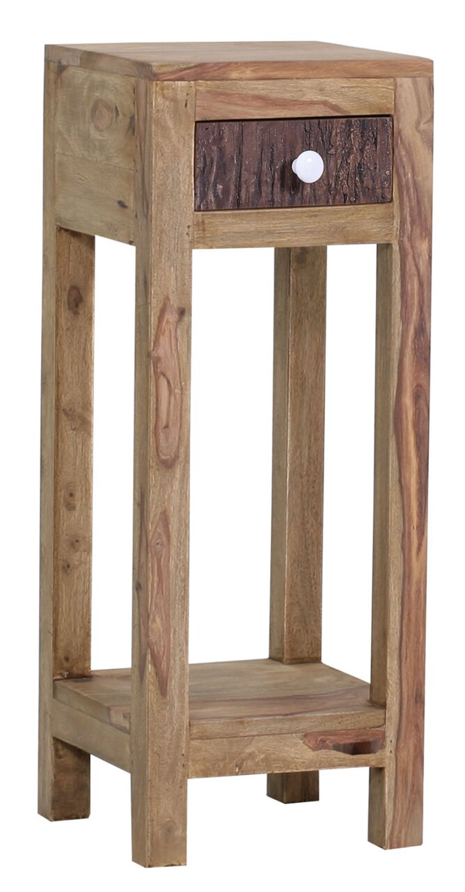 Beistelltisch aus Holz mit Schublade und unterem Ablagefach, seitliche Perspektive