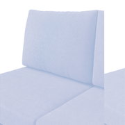 Graues 3-Sitzer Sofa mit Funktion, Nahaufnahme der Rückenlehne und Sitzfläche, seitliche Perspektive