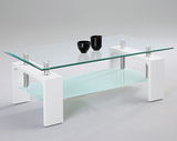 Moderner Couchtisch mit Glasplatte und weißem Gestell, seitliche Perspektive