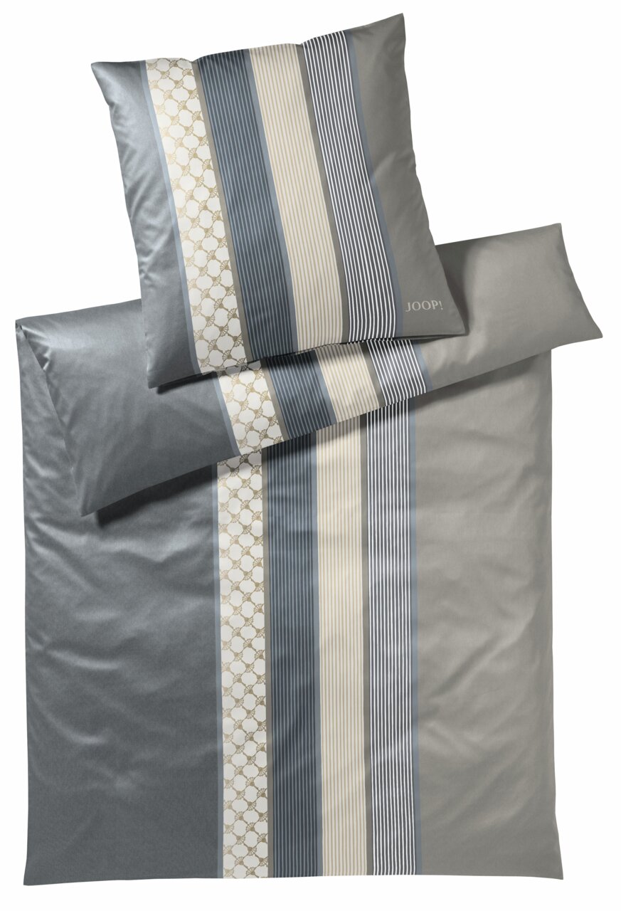 Bettwäsche-Set in Grau mit Streifenmuster in Blau, Beige und Weiß, von oben fotografiert.