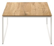 Moderner Couchtisch mit Holzplatte und weißem Metallgestell, Frontalansicht