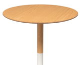 Runder Beistelltisch aus Holz mit weißem Metallfuß, seitliche Perspektive