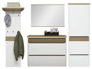 Modernes Garderoben-Set in Weiß mit Holz-Akzenten: links Wandpaneel mit Ablage und Haken, mittig Schuhschrank mit Schubladen und Spiegel, rechts hoher Schrank; Frontansicht.