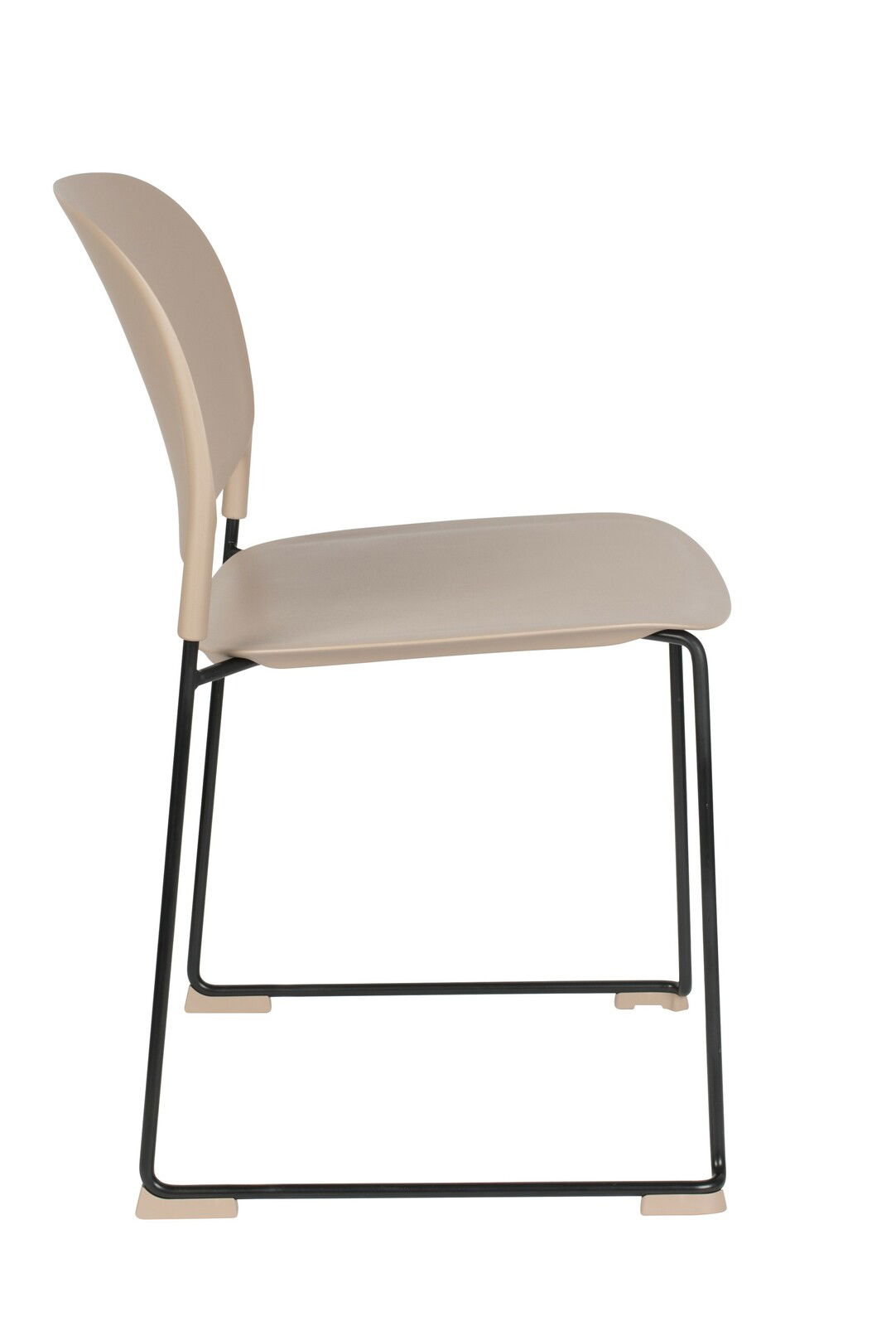 Moderner Stuhl in Seitenansicht mit beigem Sitz und schwarzem Metallgestell.