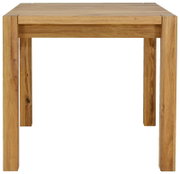 Houten eettafel in vooraanzicht