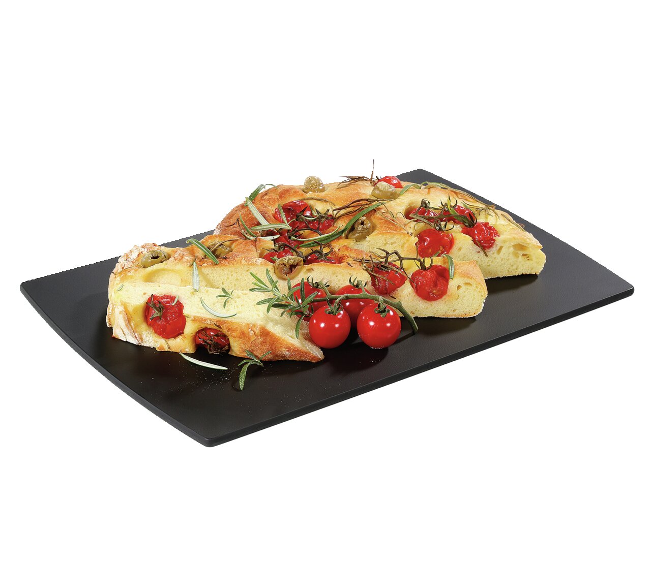 Schwarzes Schneidbrett mit Focaccia und frischen Tomaten, seitliche Perspektive