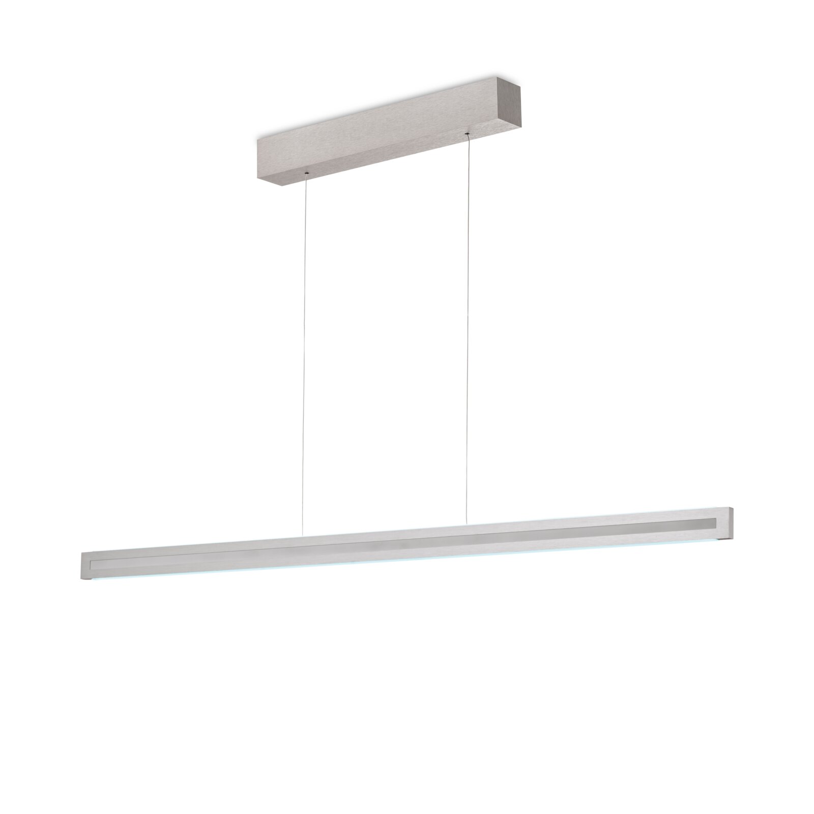 Moderne, lineare LED-Pendelleuchte in gebürsteter Metalloptik mit rechteckigem Deckenbaldachin und filigraner Seilabhängung, aus seitlicher Untersicht vor weißem Hintergrund