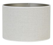 Zylindrischer Lampenschirm in heller Textiloptik, seitliche Perspektive
