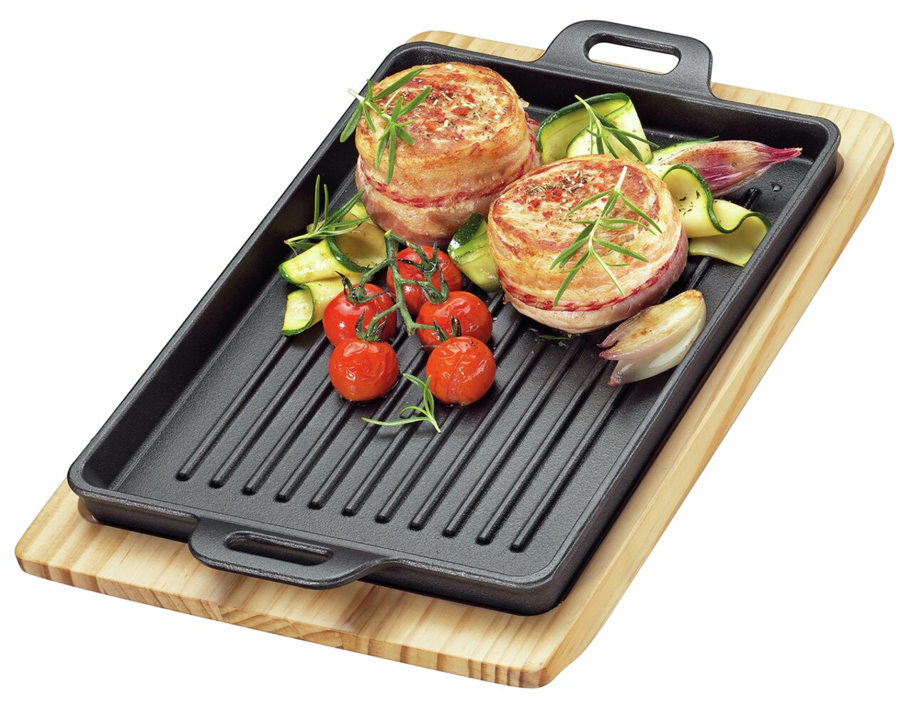 Grillplatte mit Holzbrett, darauf gegrilltes Gemüse und Fleisch, aus der Vogelperspektive.