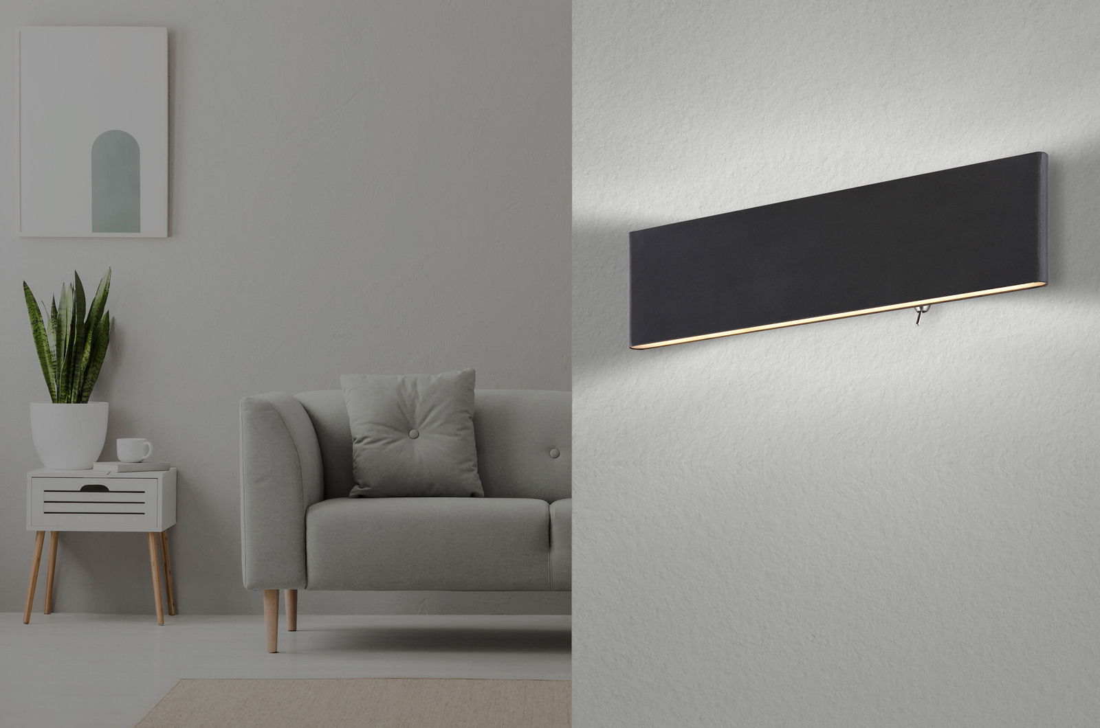 Moderne schwarze Wandleuchte aus Aluminium, seitliche Perspektive, montiert an einer hellgrauen Wand in einem stilvoll eingerichteten Wohnzimmer.