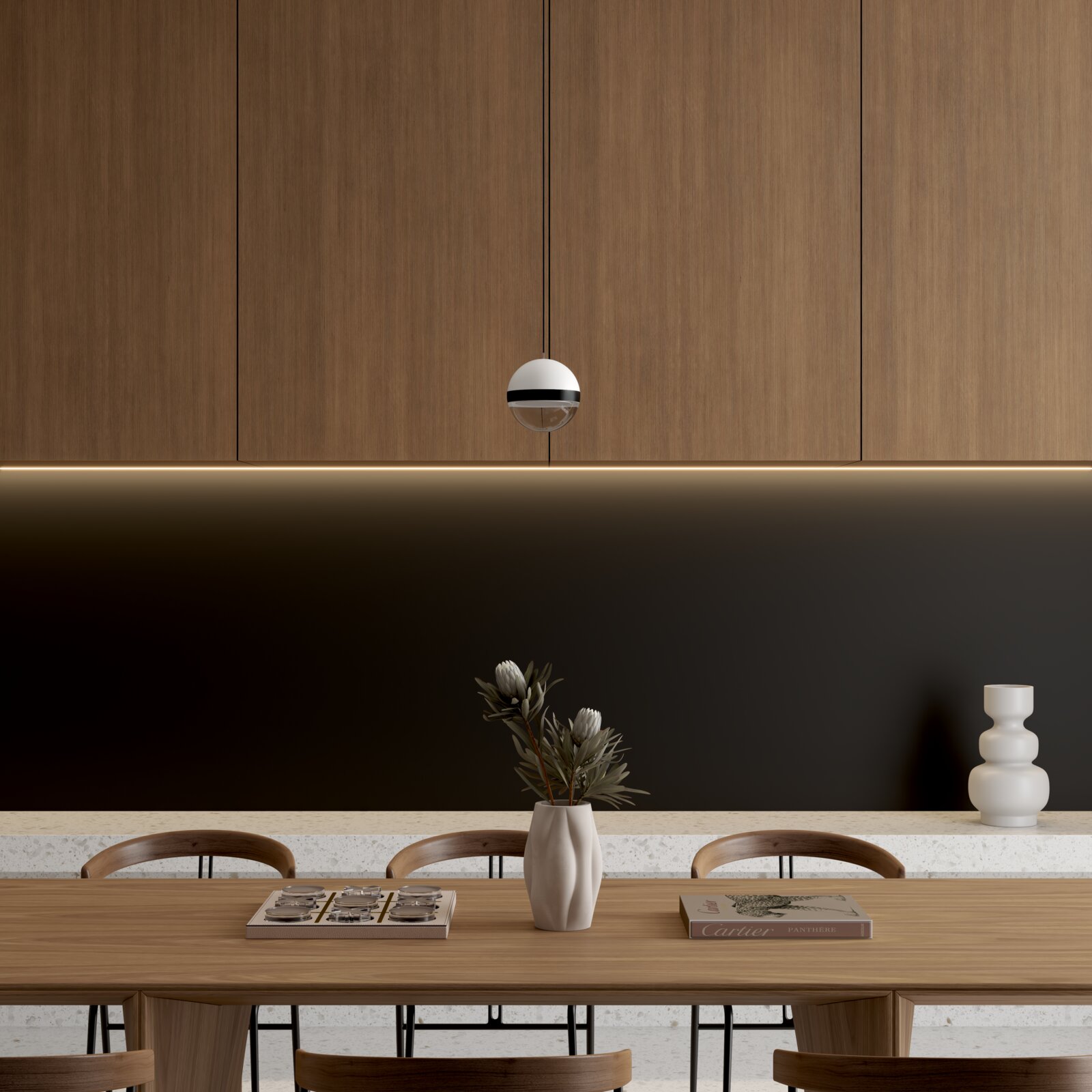 Novel LED-Hängeleuchte HÄNGELEUCHTE Moderne, kugelförmige Pendelleuchte in Weiß mit schwarzem Ring vor Holzpaneel-Wand über Esstisch; Frontalansicht auf Augenhöhe.