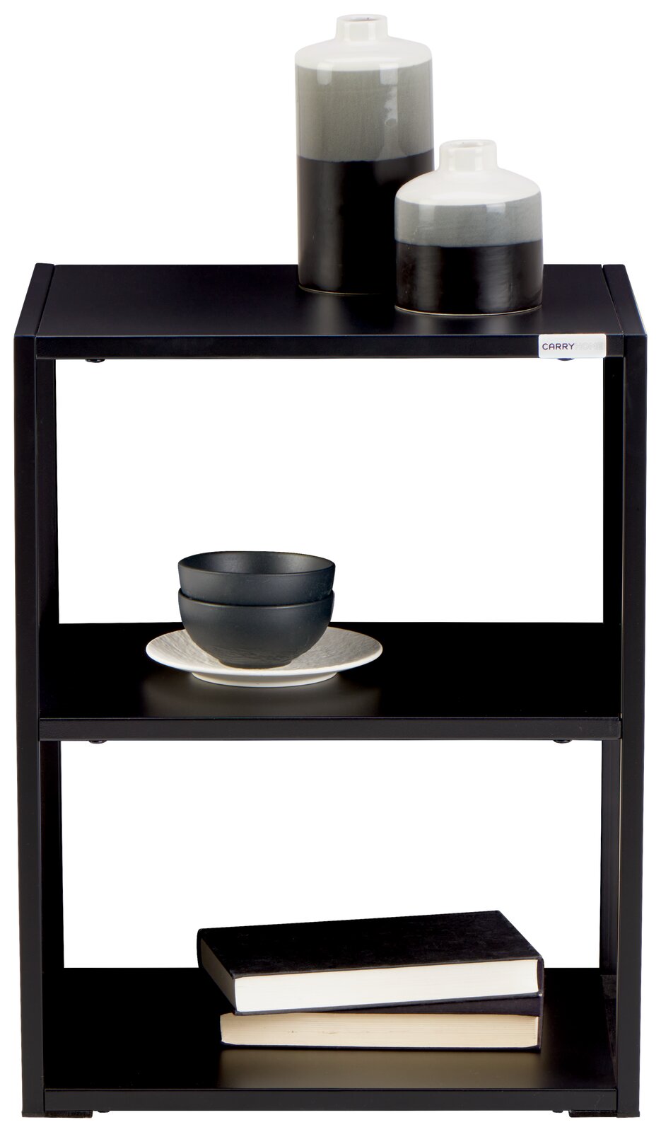 Carryhome Beistelltisch ERIK Schwarzer Beistelltisch mit zwei Regalböden, darauf dekorative Vasen, Schalen und Bücher, frontal betrachtet.