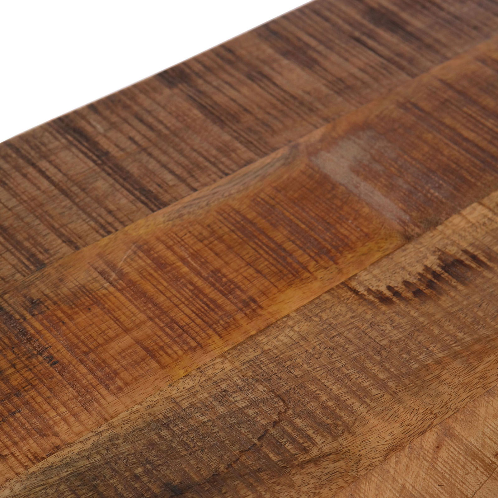 Nahaufnahme der Holzoberfläche eines Esstisches mit natürlicher Maserung, aus der Vogelperspektive aufgenommen.