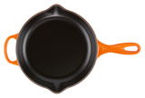 Brat- und Servierpfanne aus Gusseisen mit orangefarbenem Griff, Draufsicht