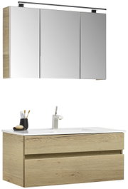 Moderner Badblock mit Holzoptik und Spiegelschrank, seitliche Perspektive
