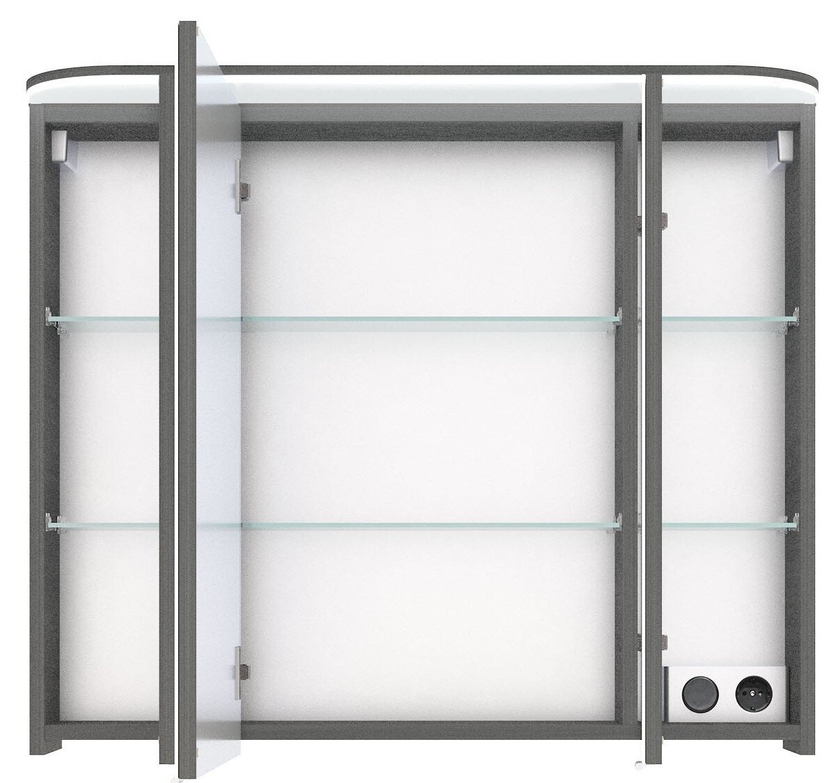 Spiegelschrank mit zwei offenen Türen, zwei Glasböden und integrierter Steckdose, Frontalansicht.