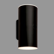 Schwarze zylindrische Akku-Außenwandleuchte von Briloner, seitliche Perspektive