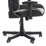 Seitenansicht eines Gaming Stuhls mit verstellbarer Armlehne und stabiler Basis auf Rollen.