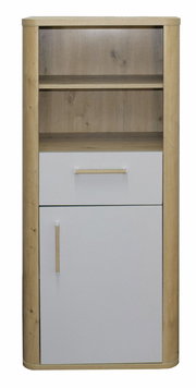 Moderner Beistellschrank aus Holz mit zwei offenen Fächern, einer Schublade und einer Tür, frontal abgebildet.