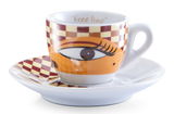 Espresso-Tasse mit Untertasse im Design 'Magic Eyes', seitliche Perspektive, mit auffälligem Augenmotiv und Schachbrettmuster.