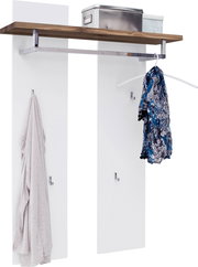 Garderobenpaneel mit zwei weißen Paneelen, einer Holzablage oben, mehreren Haken und einer Kleiderstange. Perspektive: Frontalansicht.