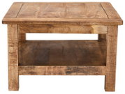 Rustikaler Couchtisch aus Holz mit rechteckiger Form und zusätzlicher Ablagefläche, Frontalansicht
