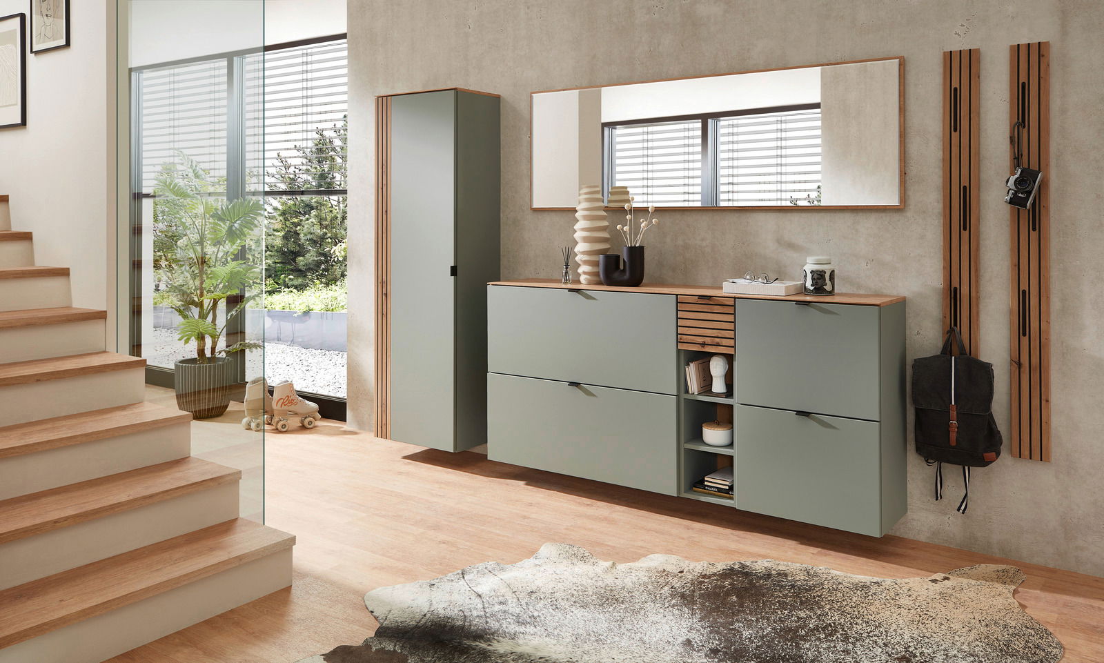 Voleo Garderoben-Set DIANA Modernes Garderoben-Set DIANA in Schilfgrün mit Spiegel, Schrank und Hakenleiste, seitliche Perspektive
