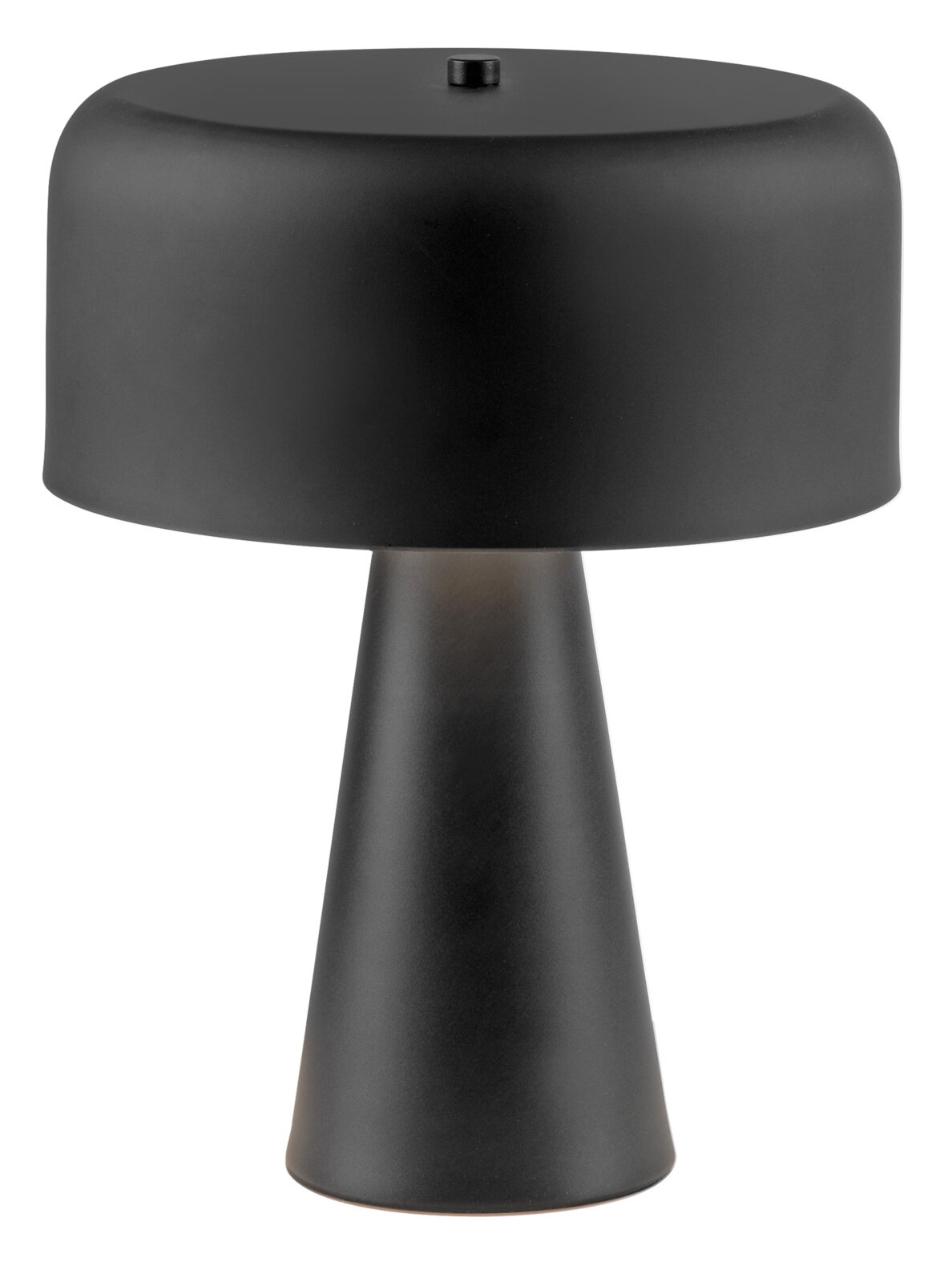 Schwarze, matte Tischlampe mit breitem, abgerundetem Schirm und konischem Fuß, freigestellt auf weißem Hintergrund, Frontansicht leicht von oben