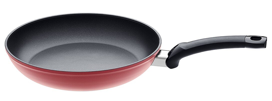 Rode koekenpan Levital+ Red Classic 28 cm, zijaanzicht met zwart handvat