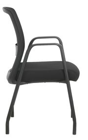Seitenansicht eines schwarzen Besucherstuhls mit Armlehnen und Metallrahmen