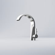 Moderner Waschtisch-Einhebelmischer aus Chrom in seitlicher Perspektive