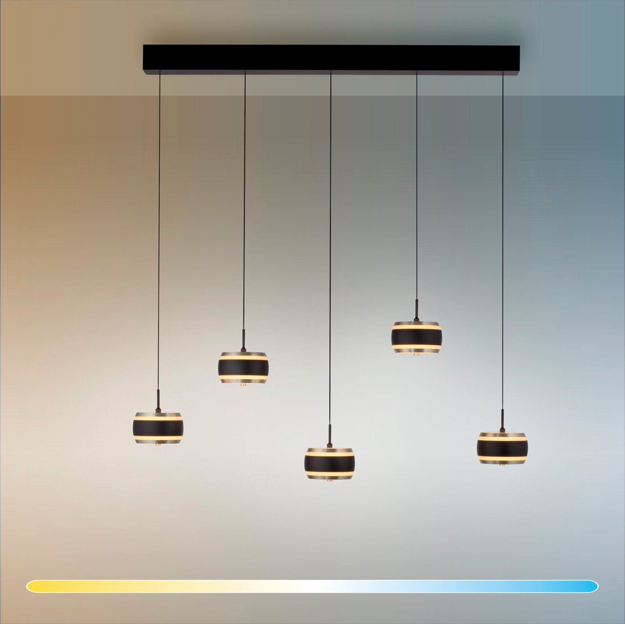 Moderne LED-hanglamp met vijf hangende lampen, zijaanzicht