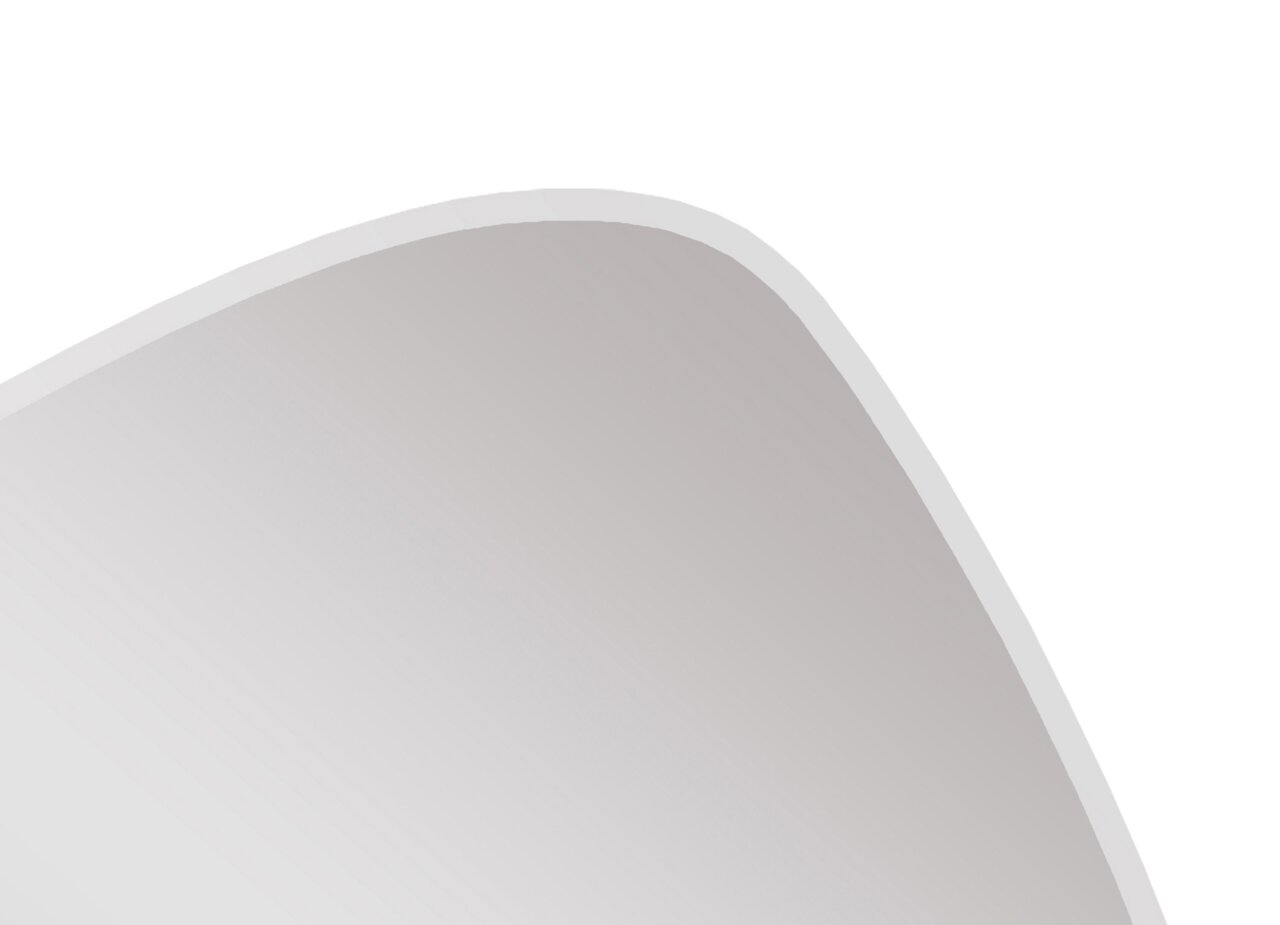 Nahaufnahme eines Facettenspiegels mit abgerundeter Ecke, perspektivisch von oben betrachtet.