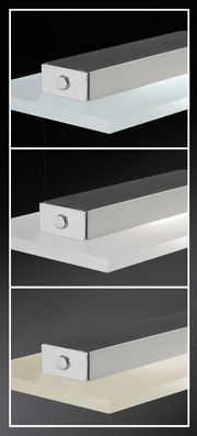 Nahaufnahme der modernen Pendelleuchte Largo aus gebürstetem Metall, seitliche Perspektive.