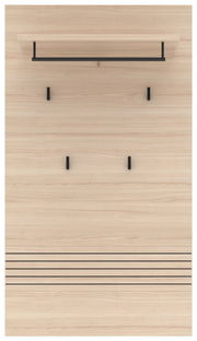 Frontale Ansicht eines modernen Garderoben-Sets aus hellem Holz mit schwarzem Kleiderstange und Haken.