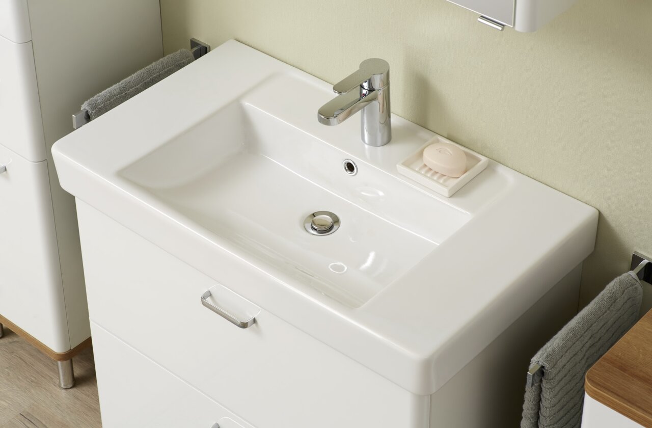 XORA Keramikwaschtisch NALA Keramikwaschtisch mit moderner Armatur und Seifenschale, Ansicht von oben