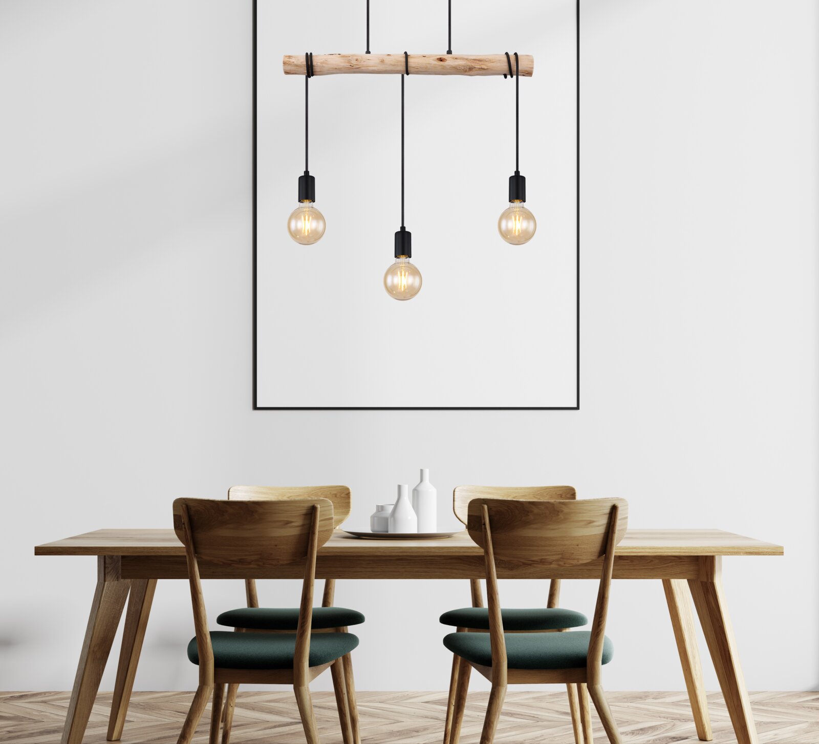 Globo Lighting Hängeleuchte GREGOR Hängeleuchte mit drei Glühbirnen an einem rustikalen Holzstab, über einem Esstisch aus Holz, aus frontaler Perspektive.