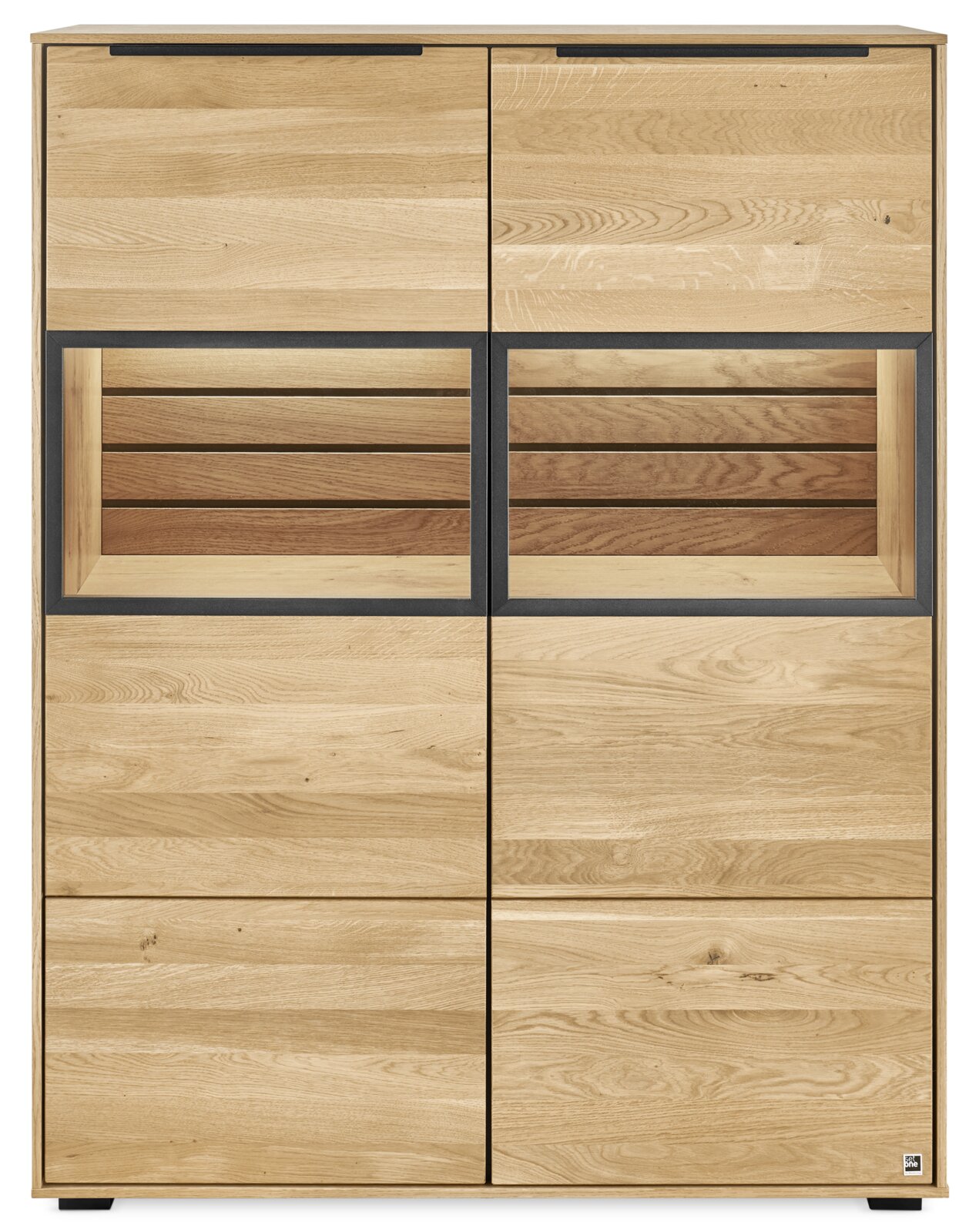 Hoge houten kast/highboard in eikenlook met twee bovenste lades, twee open vakken in het midden met een donker metalen frame en meerdere deuren onderaan, vooraanzicht