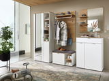 Moderne Garderoben-Set in heller Holzoptik mit Spiegel, Hakenleiste, Sitzbank und Stauraum, seitliche Perspektive