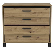 Kommode aus Holz mit drei Schubladen und schwarzen Griffen, Frontalansicht