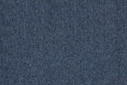 Nahaufnahme eines blauen Stoffmusters, das für einen Chefsessel verwendet wird.