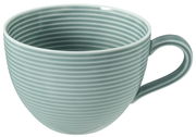 Milchkaffeetasse 0,35l mit horizontalen Rillen in einem sanften Grünton, seitliche Perspektive