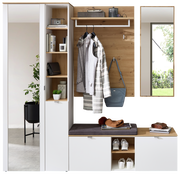 Garderoben-Set in moderner Perspektive mit Spiegel, Regalen, Kleiderhaken und Sitzbank, kombiniert in Weiß und Holzoptik.
