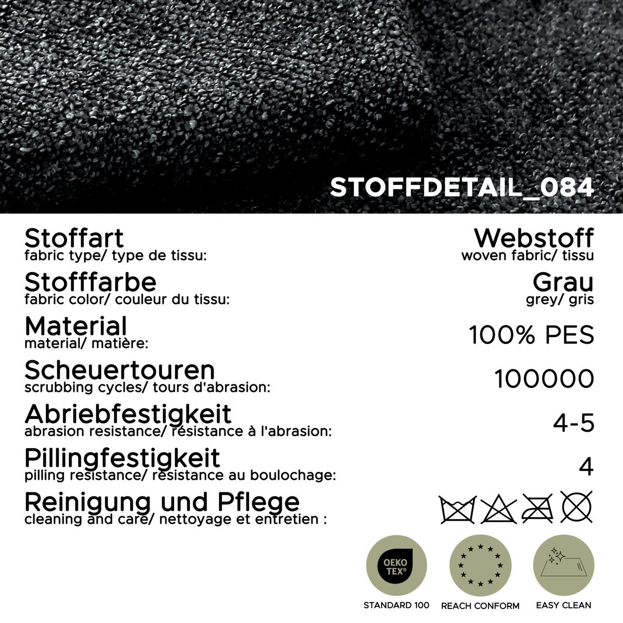 Nahaufnahme eines grauen Webstoffs (100% PES) mit sichtbarer Gewebestruktur, fotografiert aus schräger Draufsicht; eingeblendete Stoffdaten: 100.000 Scheuertouren, Abriebfestigkeit 4–5, Pillingfestigkeit 4, Pflegehinweise sowie OEKO-TEX Standard 100, REAC