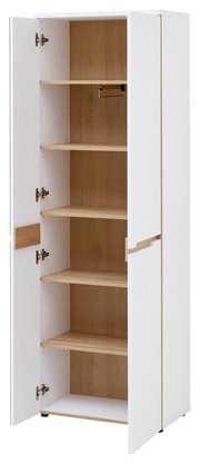 Offener weißer Garderobenschrank mit Holzeinlegeböden und Kleiderstange, Perspektive von vorne links