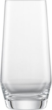 Ein elegantes Longdrinkglas Pure in Nahaufnahme, frontal fotografiert.