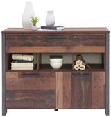 Rustikale Kommode aus Holz mit dekorativen Vasen und Büchern auf der Oberseite, frontal fotografiert.