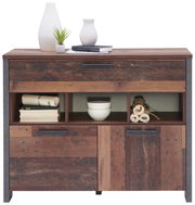 Rustikale Kommode aus Holz mit dekorativen Vasen und Büchern auf der Oberseite, frontal fotografiert.