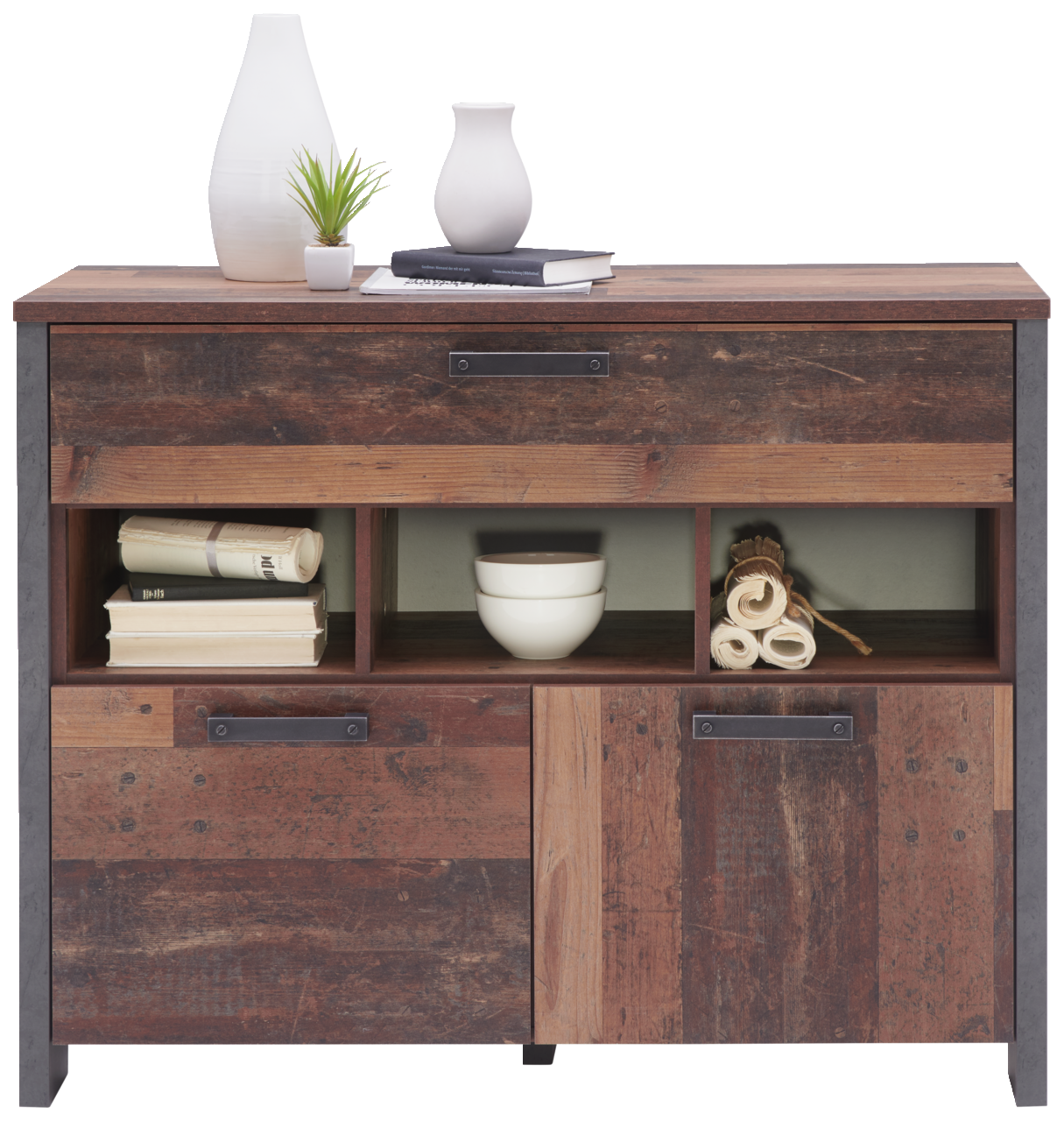 Rustikale Kommode aus Holz mit dekorativen Vasen und Büchern auf der Oberseite, frontal fotografiert.